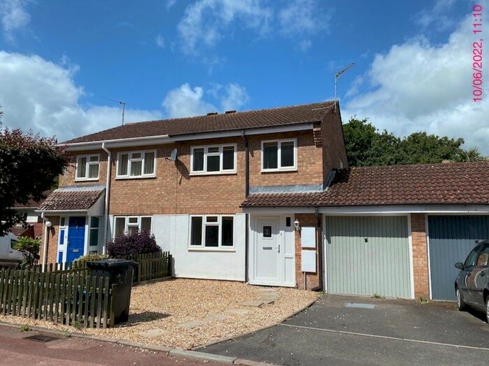 3 Bedroom Semi-Detached House To Rent In Buttery Close, Honiton, EX14