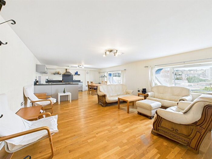 2 Bedroom Flat To Rent In Apartments, Bristol, BS1
