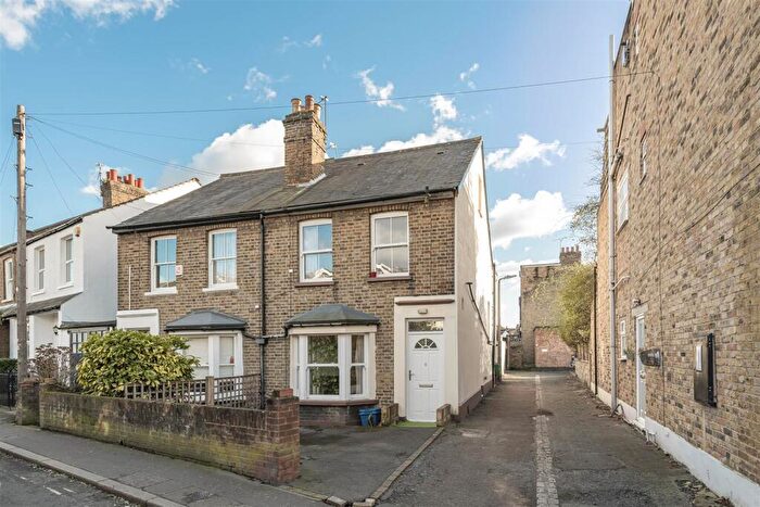 3 Bedroom End Of Terrace House For Sale In South Worple Way, East Sheen/Barnes, SW14