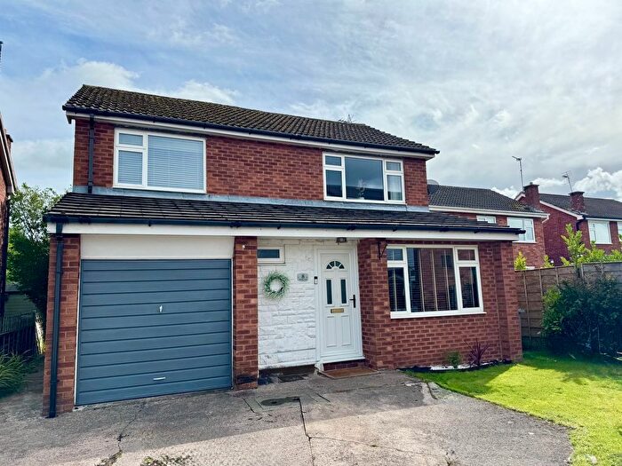 4 Bedroom Property For Sale In Stirling Court, Holmes Chapel, CW4