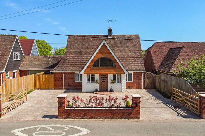 6 Bedroom Semi-Detached House For Sale In Common Road, Whiteparish, Salisbury, SP5