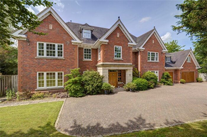 8 Bedroom Detached House For Sale In Westfield Road, Beaconsfield, HP9