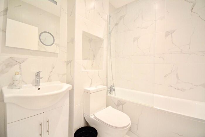 1 Bedroom Flat To Rent In Rickfords Hill, Aylesbury, HP20