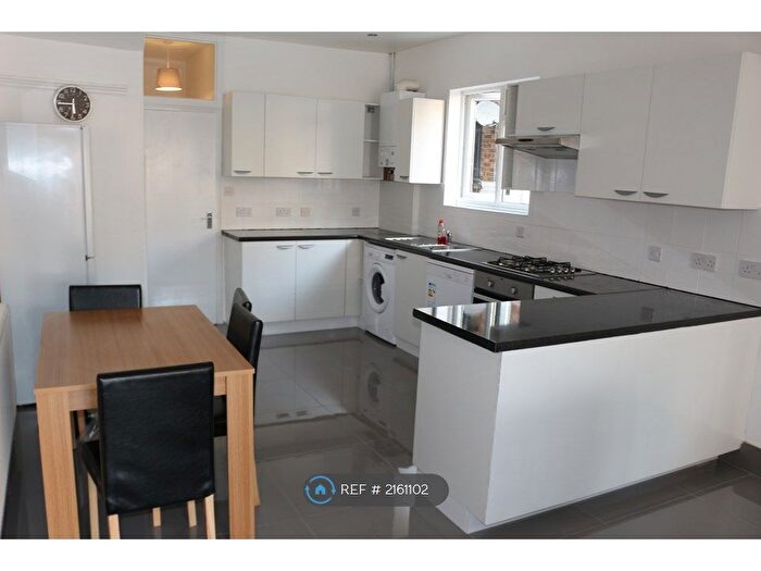 4 Bedroom Terraced House To Rent In Tooting High Street, London, SW17