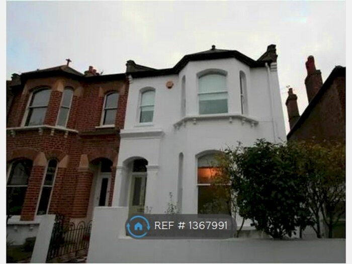 3 Bedroom Semi-Detached House To Rent In Sunnyside Road, Ealing, W5