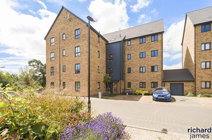 2 Bedroom Flat For Sale In Semington Strand, Swindon, Wiltshire, SN1