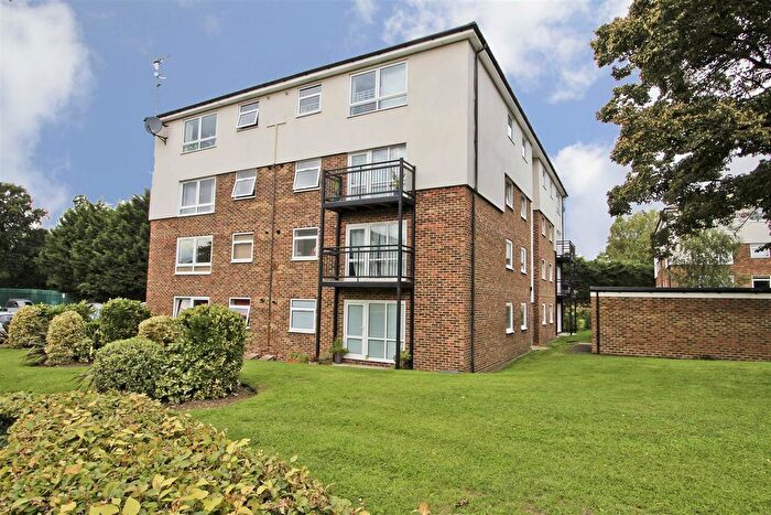 2 Bedroom Flat For Sale In Tedder Close, Hillingdon, UB10
