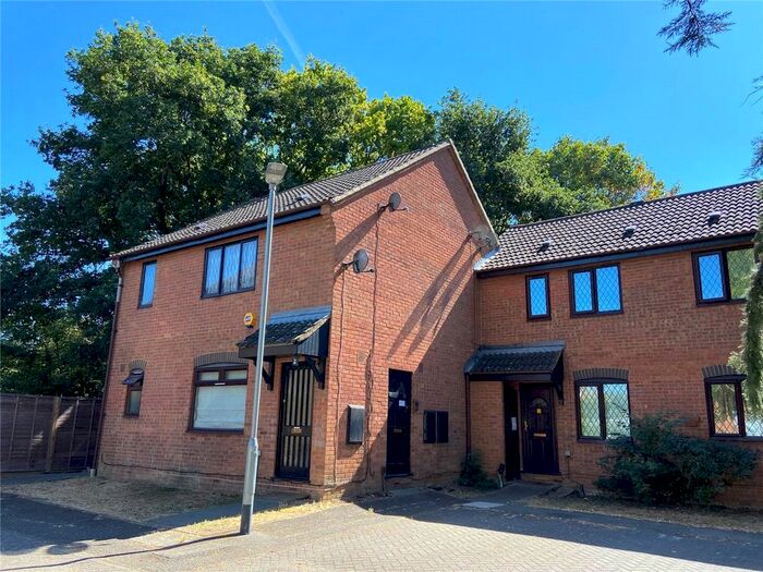 2 Bedroom Flat To Rent In Hammet Close, Hayes, Greater London, UB4