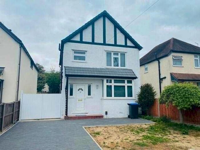 3 Bedroom Detached House To Rent In Taplow Road, Burnham, Slough, SL6
