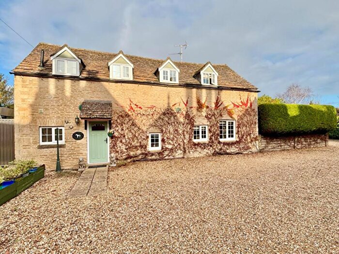 4 Bedroom Detached House For Sale In High Street, Market Deeping, PE6