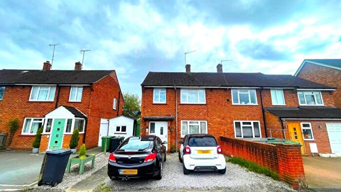 3 Bedroom Semi Detached House For Sale In Murrells Lane, Camberley, Surrey, GU15