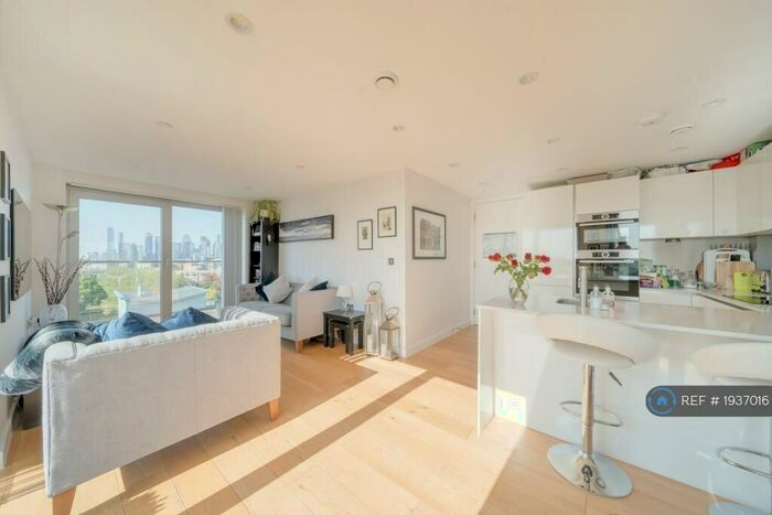 3 Bedroom Penthouse To Rent In Theatro Tower, London, SE8