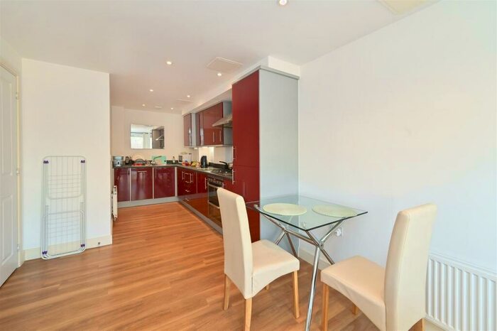 1 Bedroom Apartment To Rent In Vicinity House, Storehouse Mews, E14