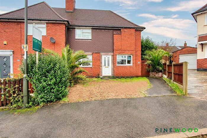 3 Bedroom Semi Detached House For Sale In Bank Street, Brimington, Chesterfield, Derbyshire, S43
