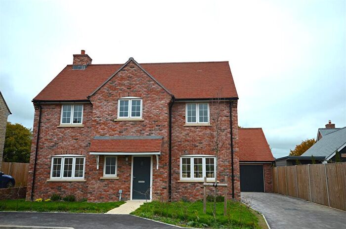 4 Bedroom Detached House For Sale In Shillingstone Lane, Okeford Fitzpaine, Blandford Forum, DT11
