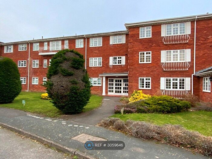 2 Bedroom Flat To Rent In Hillmead Court, Taplow, Maidenhead, SL6