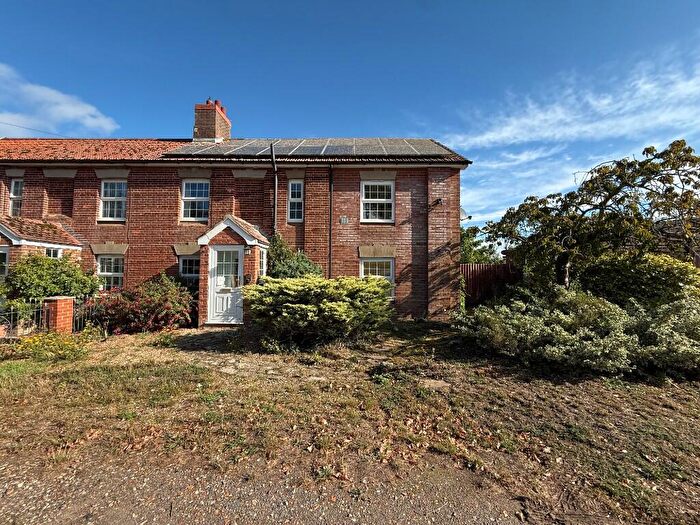 4 Bedroom Semi-Detached House For Sale In Roudham, NR16