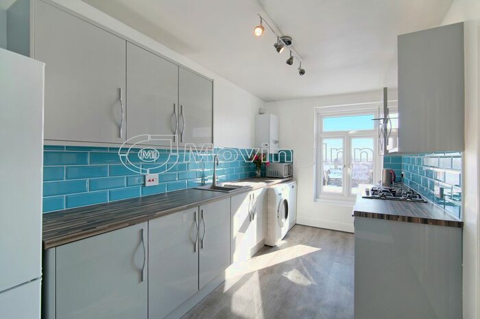 2 Bedroom Flat To Rent In Oakfield Road, Penge, SE20