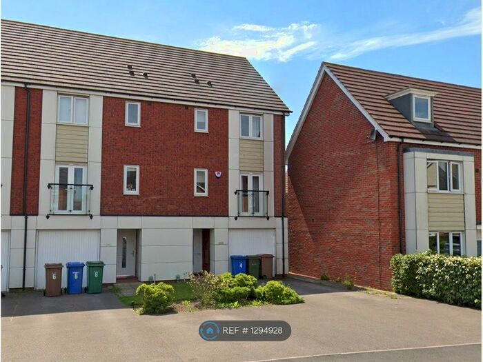 4 Bedroom End Of Terrace House To Rent In Husthwaite Road, Brough HU15