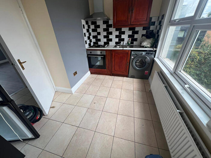 2 Bedroom Flat To Rent In Northwold Road, London, E5