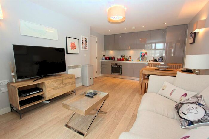2 Bedroom Apartment To Rent In Fyfe House, New River Village, Hornsey, N8