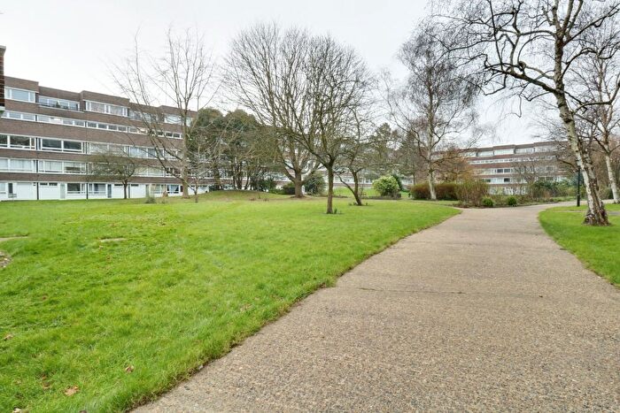 1 Bedroom Studio To Rent In Elgar Lodge, Fair Acres, Bromley, Kent, BR2