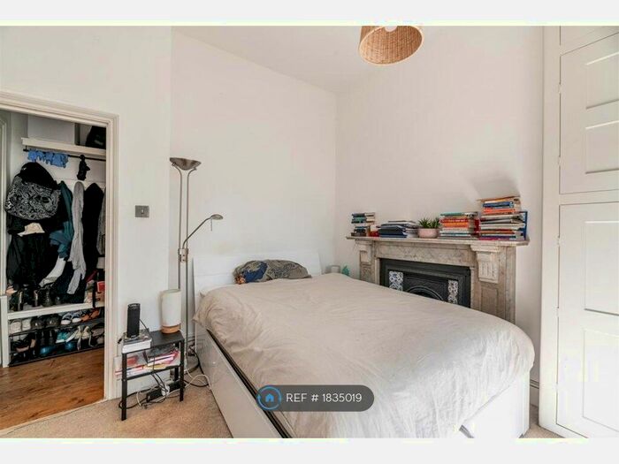1 Bedroom Flat To Rent In Whipps Cross Road, London, E11