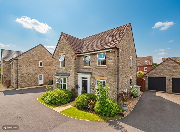 4 Bedroom Detached House For Sale In Poppy Road, Somerton, TA11
