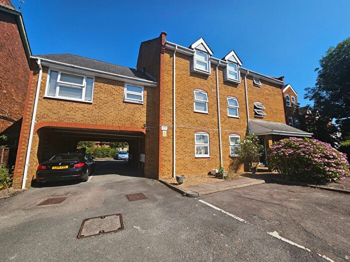1 Bedroom Flat To Rent In College Road, Harrow Weald, Harrow, HA3