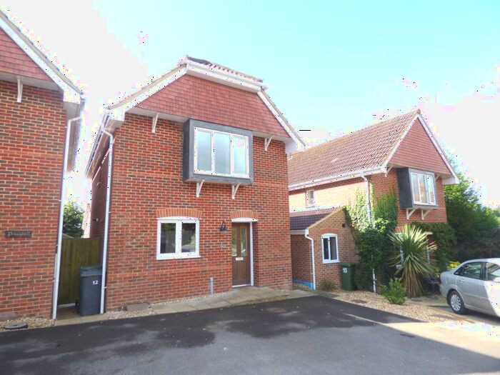 3 Bedroom Detached House To Rent In Cherry Orchard, Whitchurch, RG28