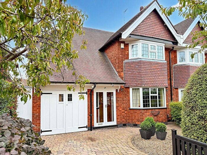 3 Bedroom Semi-Detached House For Sale In Kingsmead Road, Leicester, LE2