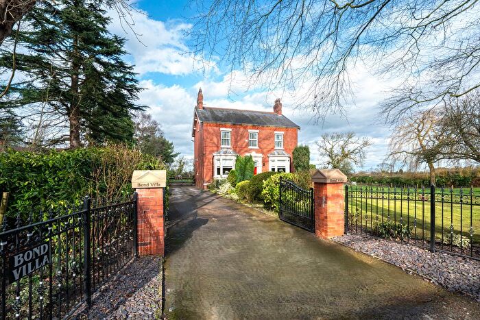 5 Bedroom Detached House For Sale In Bond Villa, North Road, Bretherton, PR26