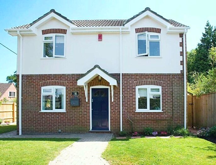 4 Bedroom House To Rent In Priestlands Road, Pennington, SO41