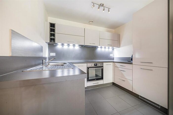 2 Bedroom Apartment For Sale In Wilmott House, Ashville Way, Wokingham, Berkshire, RG41