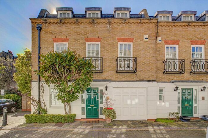 3 Bedroom Semi-Detached House For Sale In Farrier Walk, London, SW10