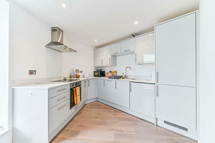 1 Bedroom Flat For Sale In Selsdon Road, South Croydon, South Croydon, CR2