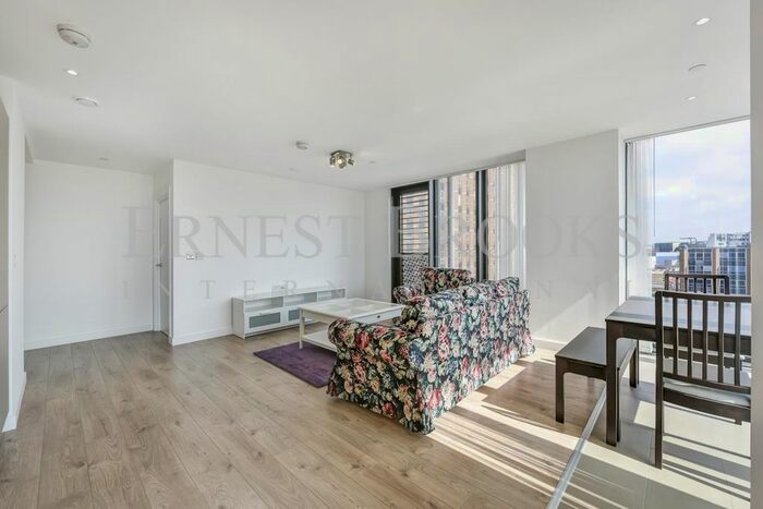 2 Bedroom Flat To Rent In Stratosphere Tower, Stratford, E15