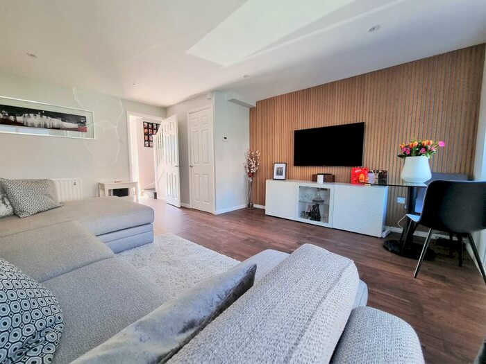 3 Bedroom House To Rent In Aubrey Drive, Sudbury, CO10