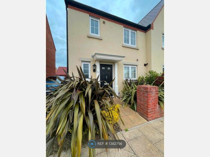 3 Bedroom Semi-Detached House To Rent In Bicester, Bicester, OX26