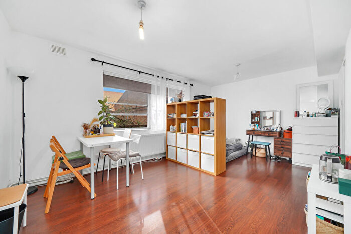 Apartment To Rent In Langthorne House, Merchant Street, London, E3