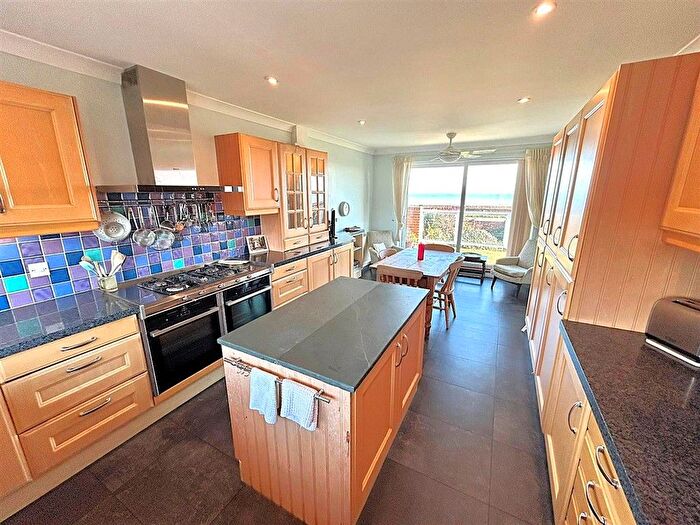 4 Bedroom Detached House For Sale In Coast Road, Littlestone, New Romney, Kent, TN28