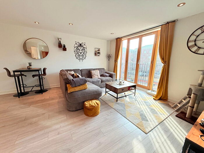 2 Bedroom Flat For Sale In Cornwood House, Cornwood Lane, Dickens Heath, B90