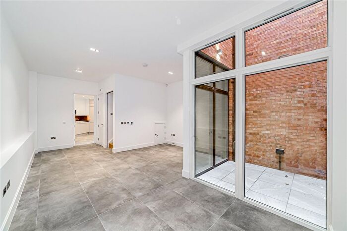 3 Bedroom Detached House To Rent In Penrose Mews, Lillie Road, London, SW6