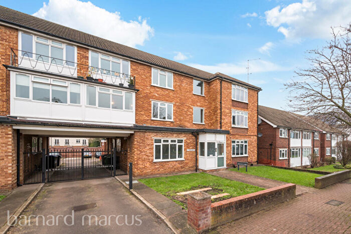 2 Bedroom Flat To Rent In St Philips Avenue, Worcester Park, KT4