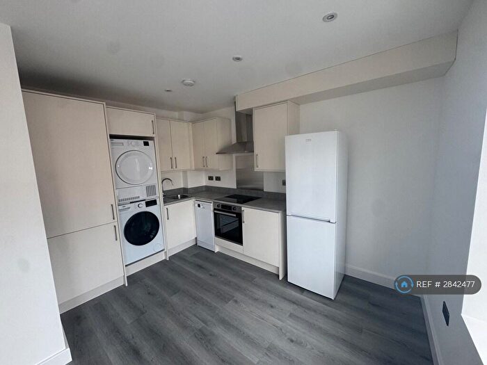 1 Bedroom Flat To Rent In High Street, Barnet, EN5