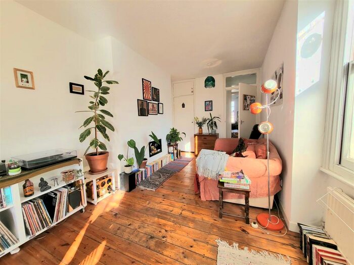 2 Bedroom Flat To Rent In Newington Green, N16