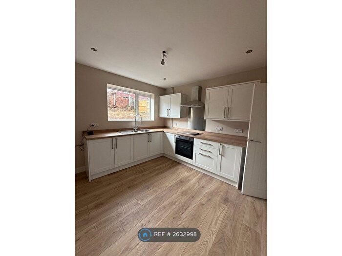 3 Bedroom Semi-Detached House To Rent In Berwick Road, Stoke-On-Trent, ST1