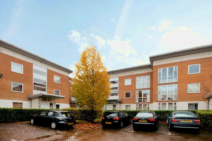 1 Bedroom Apartment To Rent In Felixstowe Court, Galleons Lock, E16