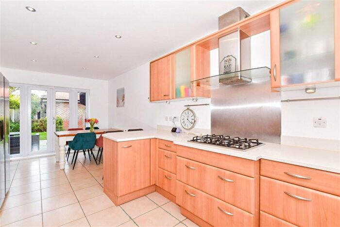 5 Bedroom Detached House For Sale In Quindell Place, Kings Hill, West Malling, Kent, ME19