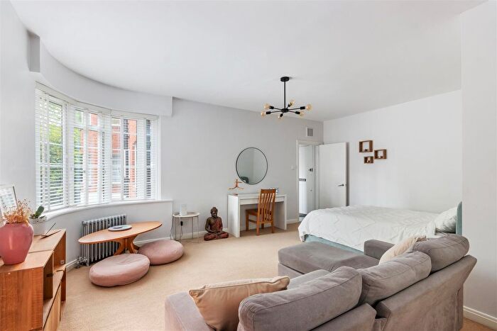 Studio To Rent In Wyke Road, Raynes Park, SW20